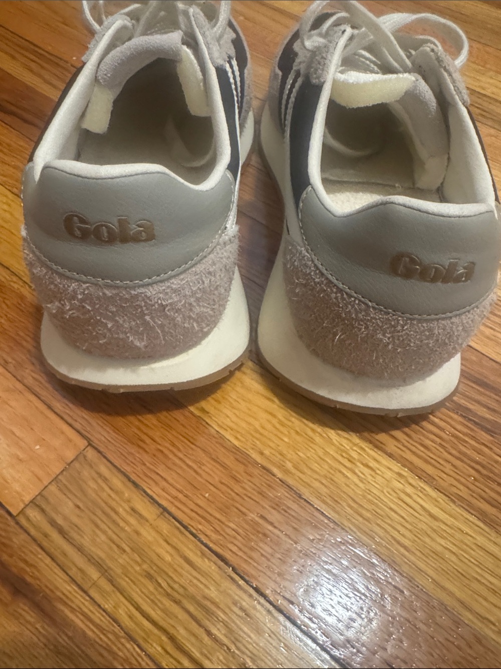 Gola Women’s  Black and Cream Retro Runner Sneakers - Picture 3 of 5